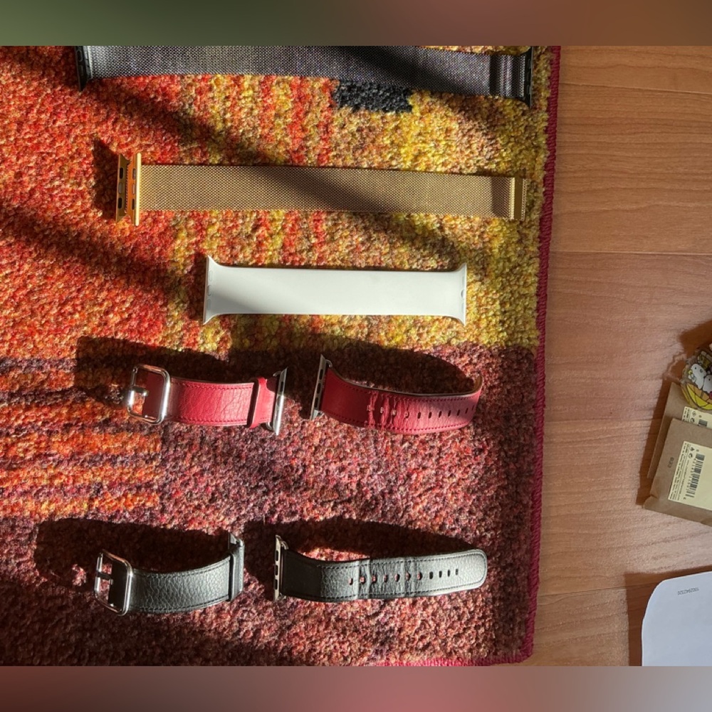 Authentic Apple bands for 44 band